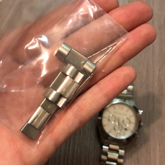 Michael Kore Watch - Picture 2 of 2